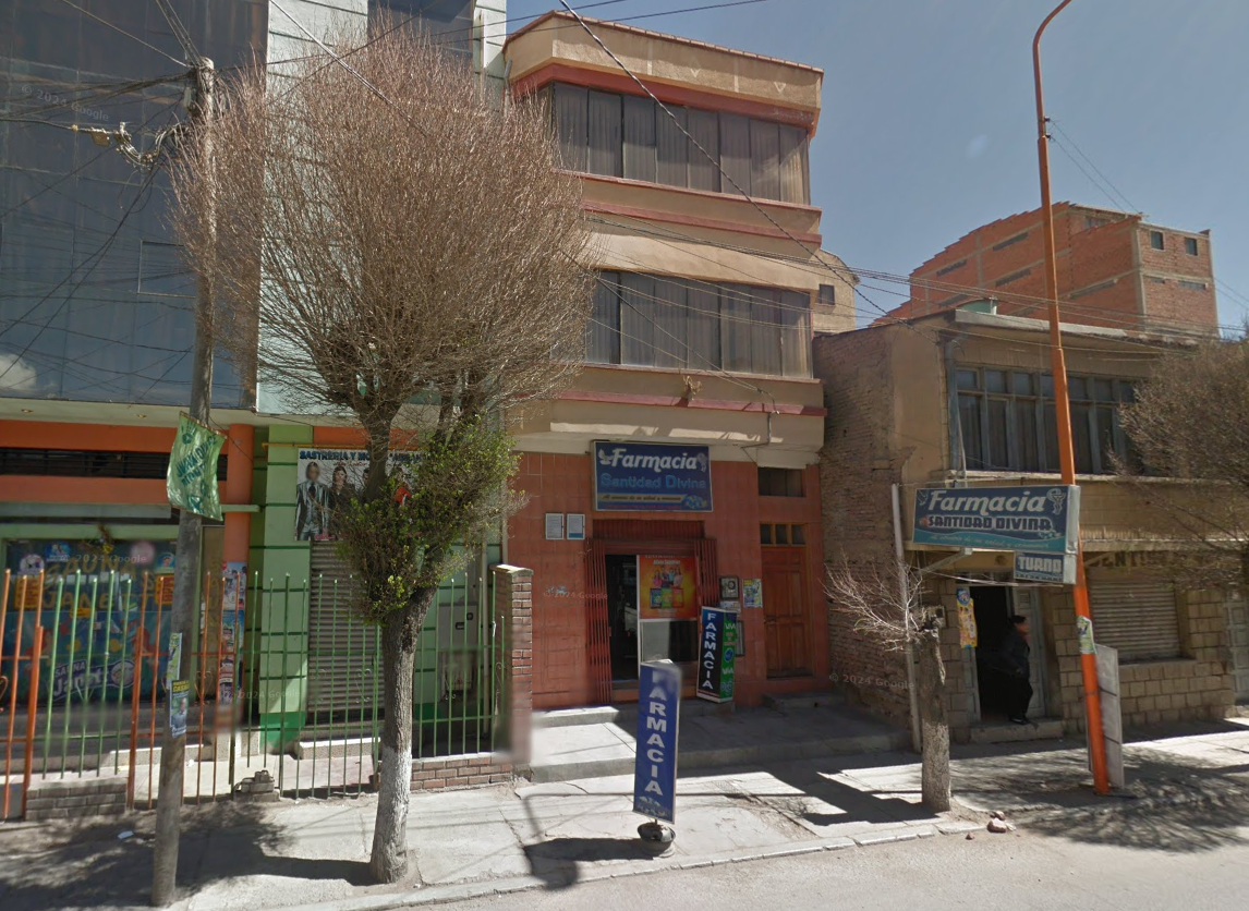 Frente antiguo de Farmacia Santidad Divina